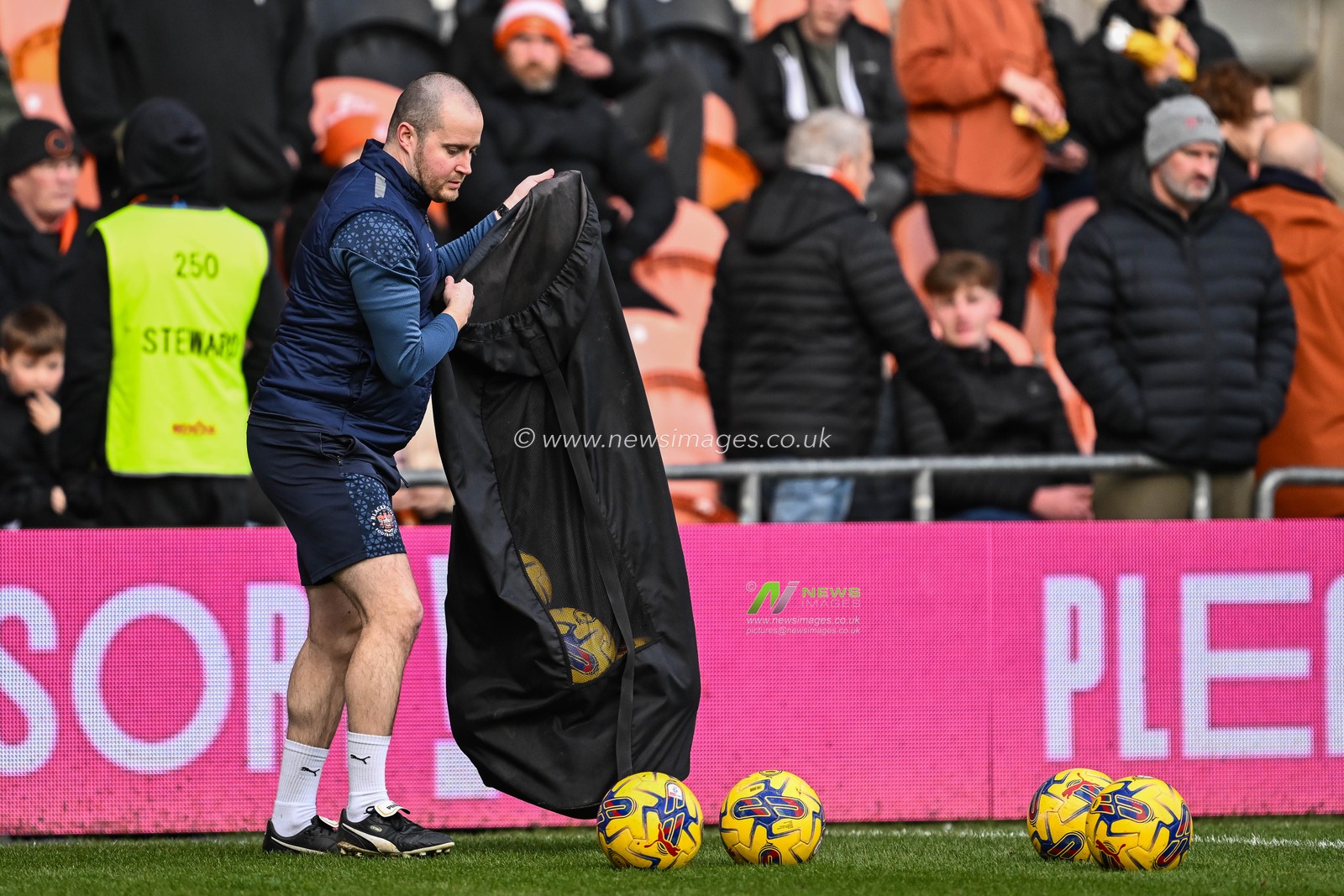 during the Sky Bet League 1 match Blackpool vs Charlton Athletic at Bloomfield Road, Blackpool, United Kingdom, 27th January 2024

(Photo by Craig Thomas/News Images)