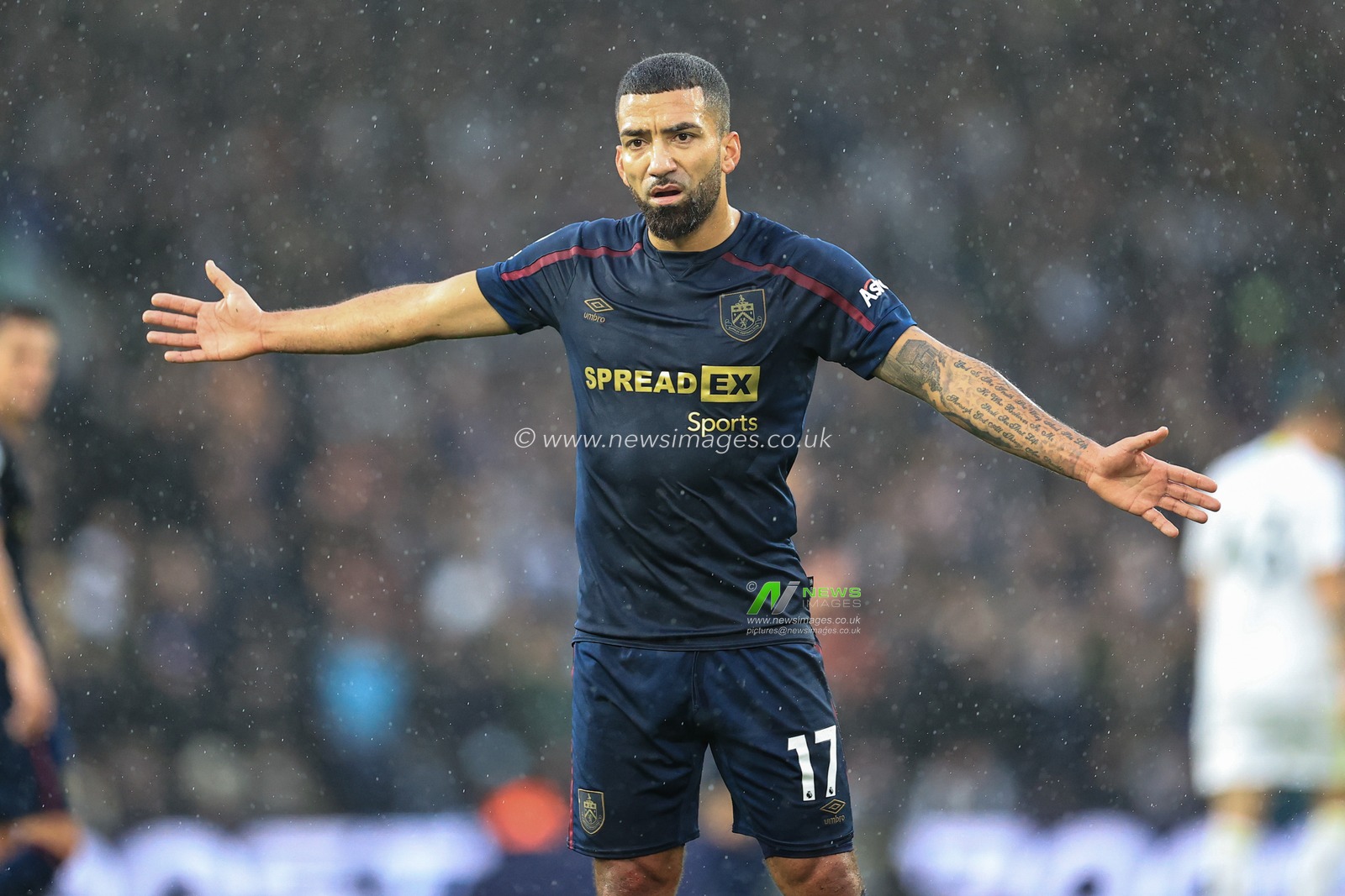 Aaron Lennon #17 of Burnley reacts during the game