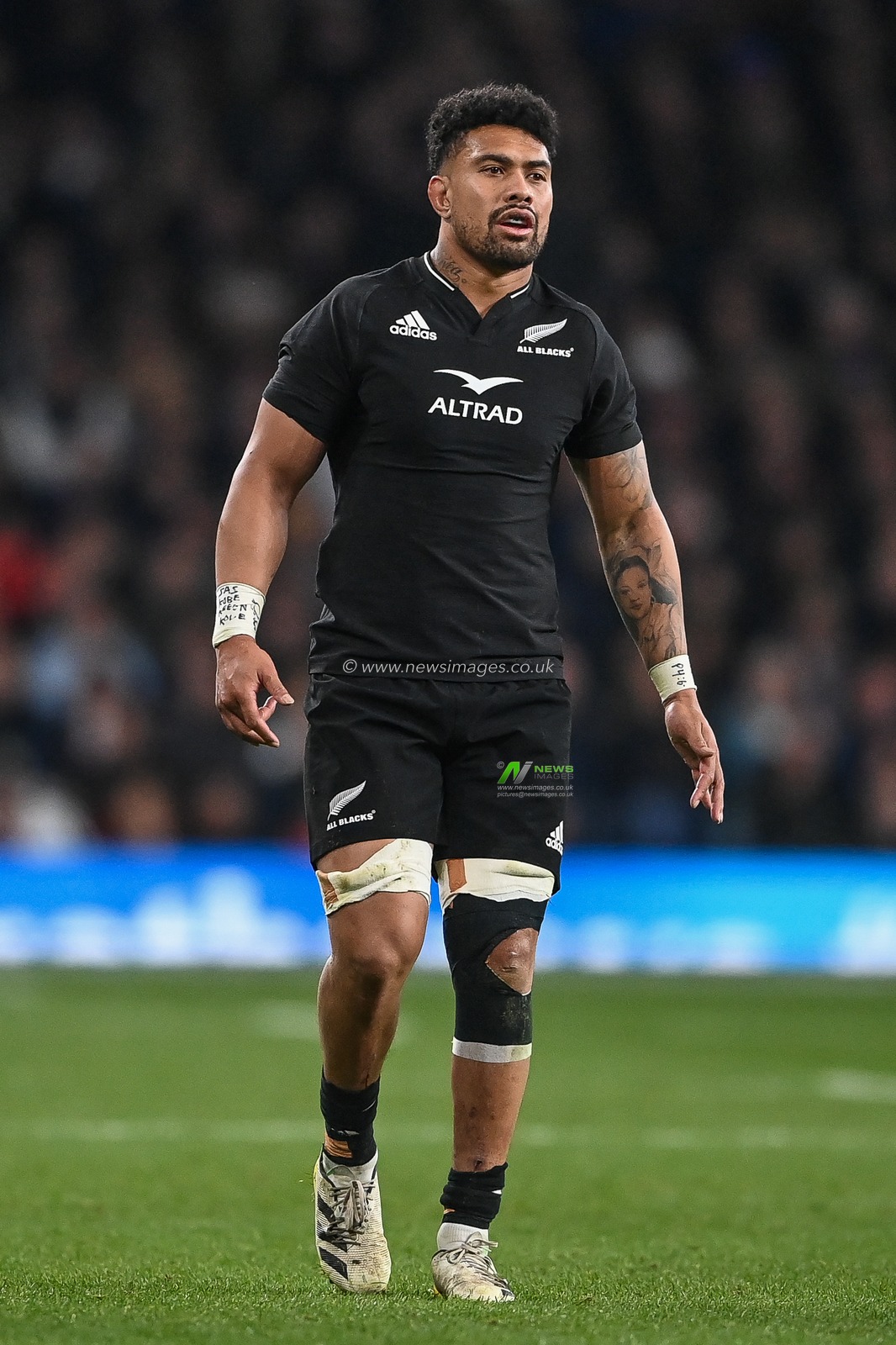 Ardie Savea of New Zealand during the game during the Autumn internationals match England vs New Zealand at Twickenham Stadium, Twickenham, United Kingdom, 19th November 2022

(Photo by Craig Thomas/News Images)