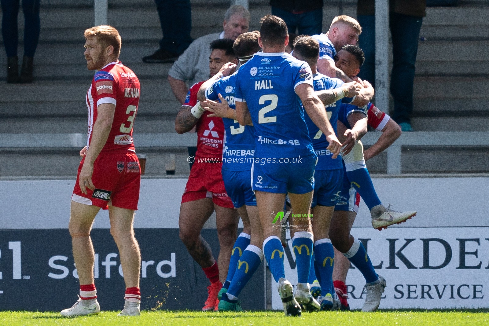 Hull Kingston Rovers Junior Vaivai celebrates scoring his sides third try


11th May 2019 , AJ Bell Stadium, Eccles, England; Coral Challenge Cup 2019, Round 6, Salford Red Devils vs Hull KR ;


Credit: Terry Donnelly/News Images