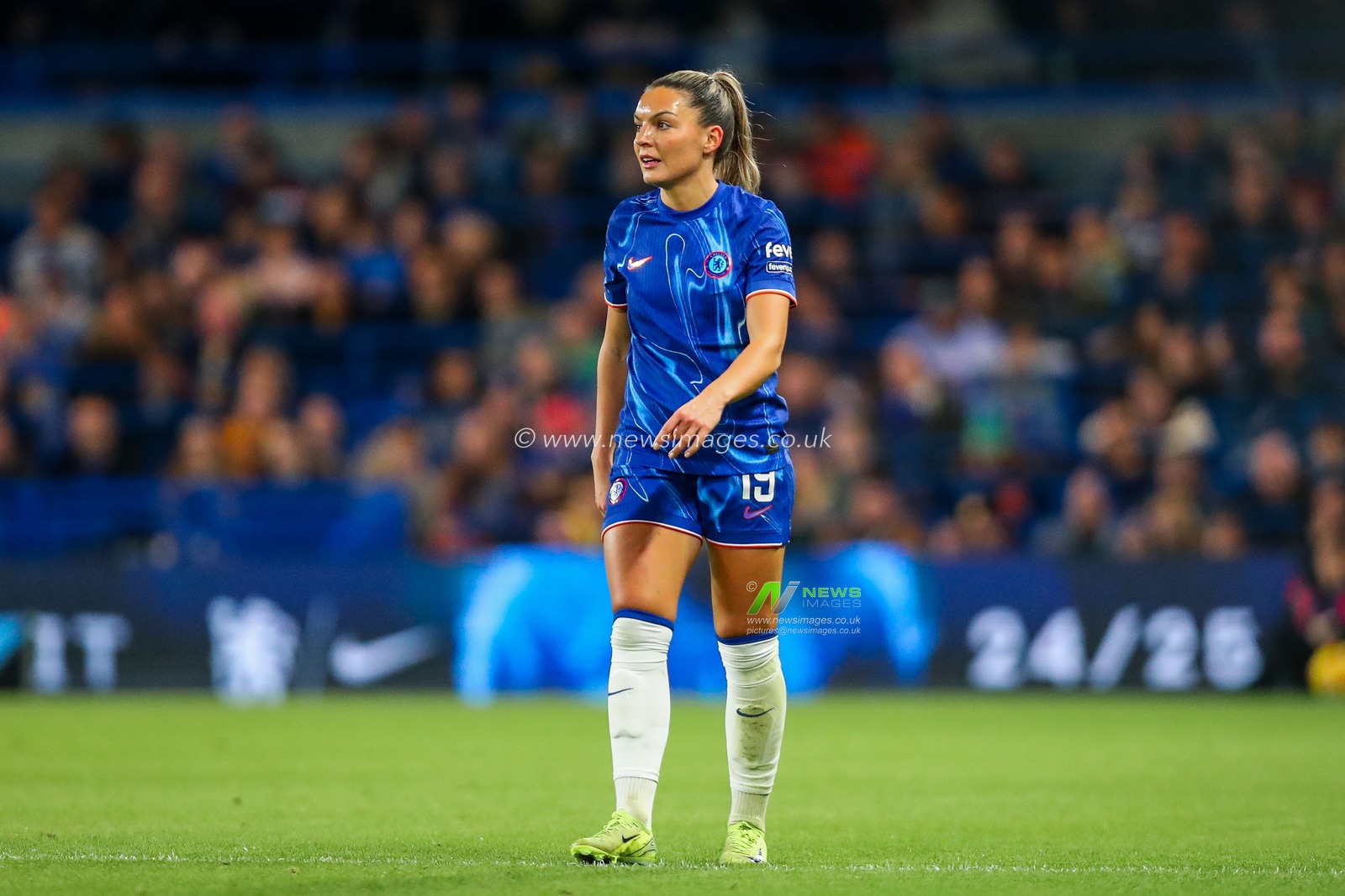 Johanna Rytting Kaneryd of Chelsea Women looks on during the Barclays Women's Super League match Chelsea FC Women vs Manchester City Women at Stamford Bridge, London, United Kingdom, 16th November 2024

(Photo by Izzy Poles/News Images)
