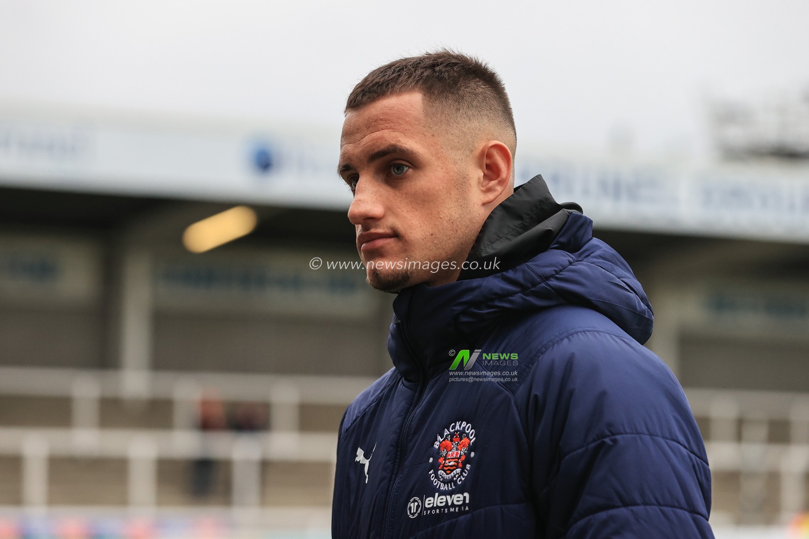 Jerry Yates #9 of Blackpool arrives at the Suit Direct Stadium