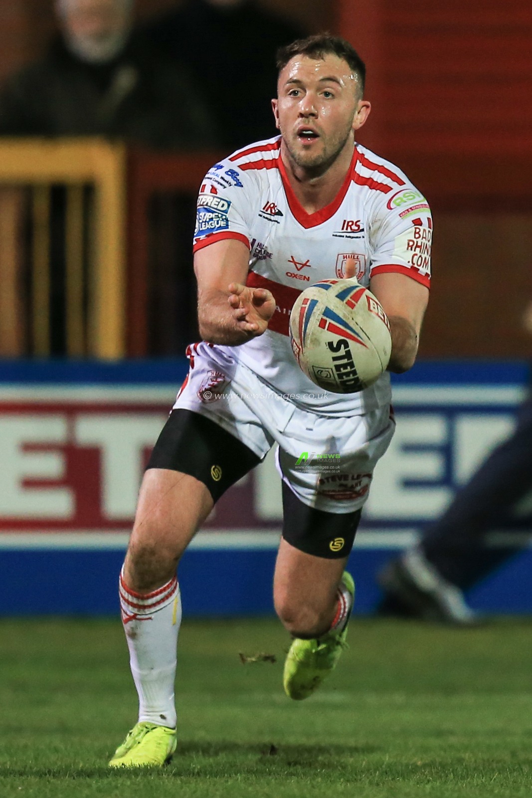 31st January 2020, KHull College Craven Park , Kingston upon Hull, England; Betfred Super League, Hull Kingston Rovers v Wakefield Trinity : Ryan Brierley (31) of Hull KR passes the ball