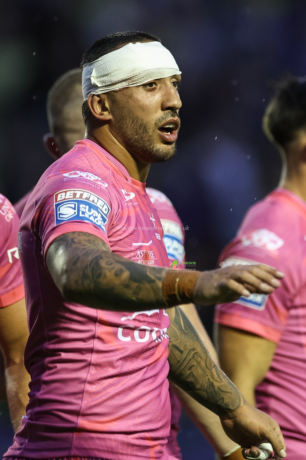 Elliot Minchella of Hull KR with a bandaged head during the Betfred Super League Round 20 match Warrington Wolves vs Hull KR at Halliwell Jones Stadium, Warrington, United Kingdom, 2nd August 2024

(Photo by Mark Cosgrove/News Images)