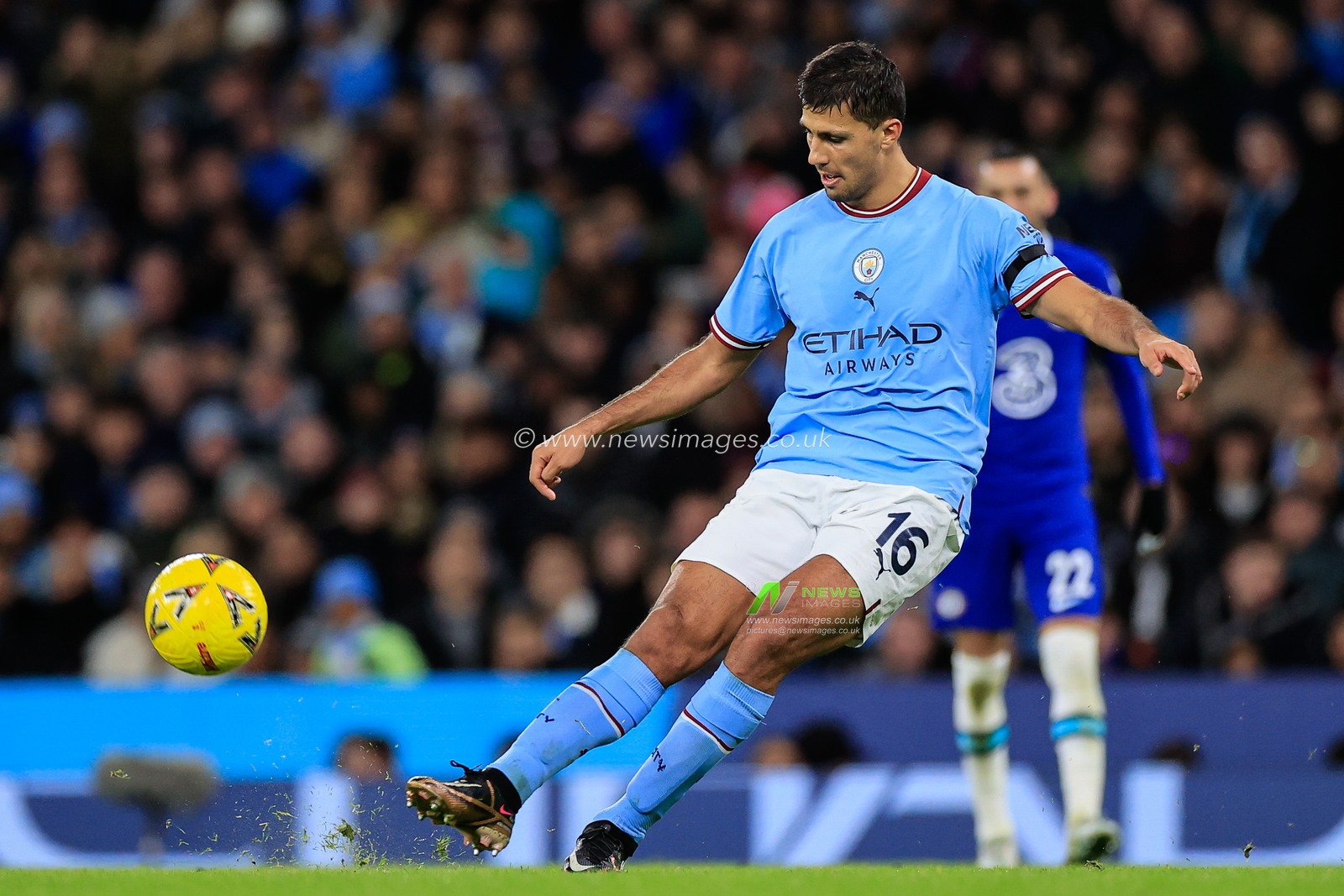 Rodri #16 of Manchester City passes the ball during the Emirates FA Cup Third Round match Manchester City vs Chelsea at Etihad Stadium, Manchester, United Kingdom, 8th January 2023

(Photo by Conor Molloy/News Images)