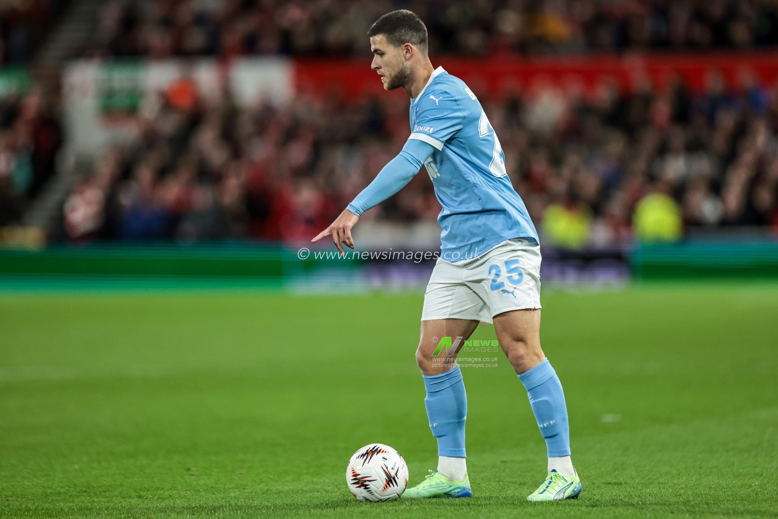 Gabriel Busanello of Malmo FF during the UEFA Europa League Matchday 5 of 8 Nottingham Forest vs Malmo FF at City Ground, Nottingham, United Kingdom, 27th November 2025

(Photo by Mark Cosgrove/News Images)

*** GER AUT SUI OUT ***