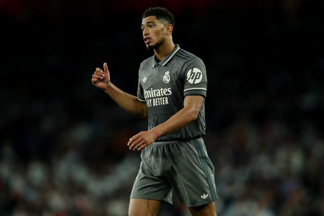 Jude Bellingham of Real Madrid gives the team instructions during the UEFA Champions League Quarter-finals match Arsenal vs Real Madrid at Emirates Stadium, London, United Kingdom, 8th April 2025

(Photo by Izzy Poles/News Images)