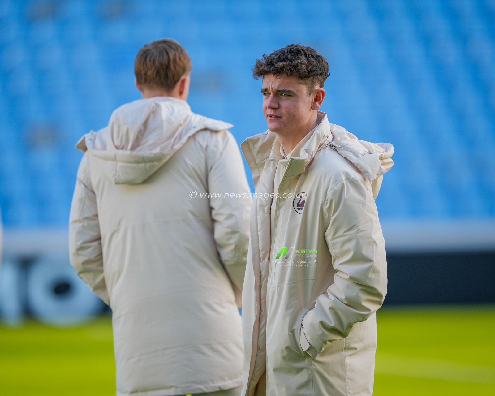 Bobby Wales, of Swansea City inspects the pitch during the Sky Bet Championship match Coventry City vs Swansea City at Coventry Building Society Arena, Coventry, United Kingdom, 26th December 2025

(Photo by Maynard Manyowa/News Images)

*** GER AUT SUI OUT ***
