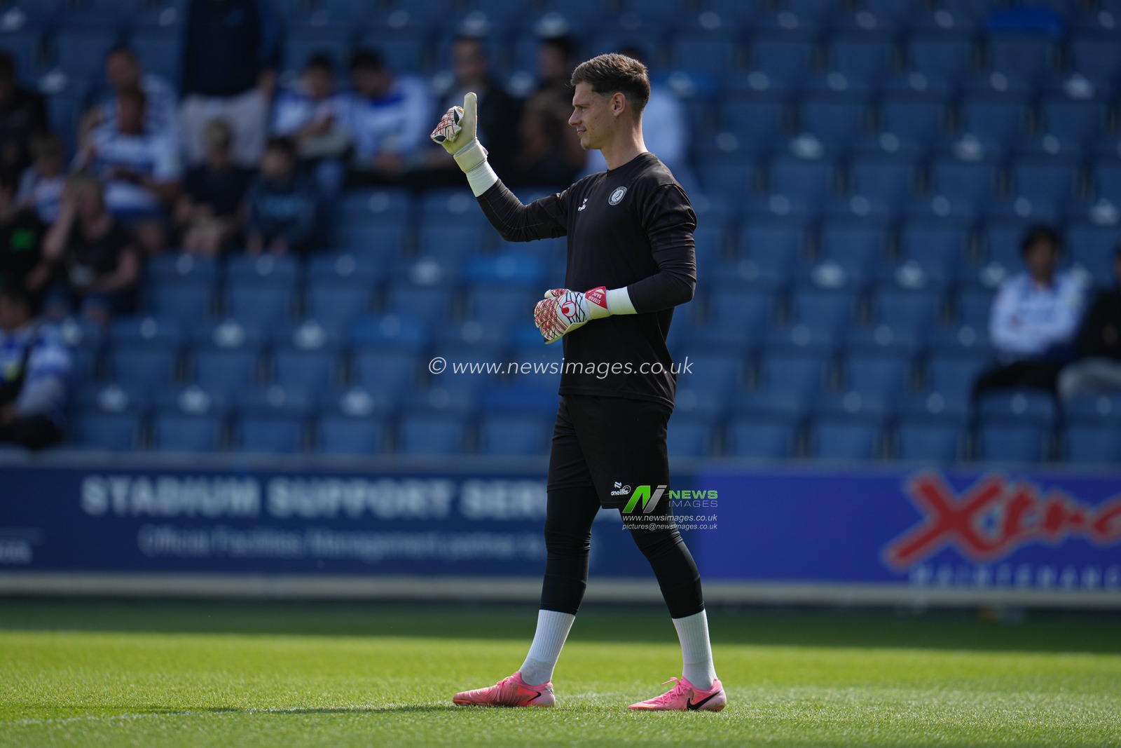 Max O'Leary of Bristol City ahead of the Sky Bet Championship match Queens Park Rangers vs Bristol City at Kiyan Prince Foundation Stadium, London, United Kingdom, 12th April 2025

(Photo by Harvey Murphy/News Images)