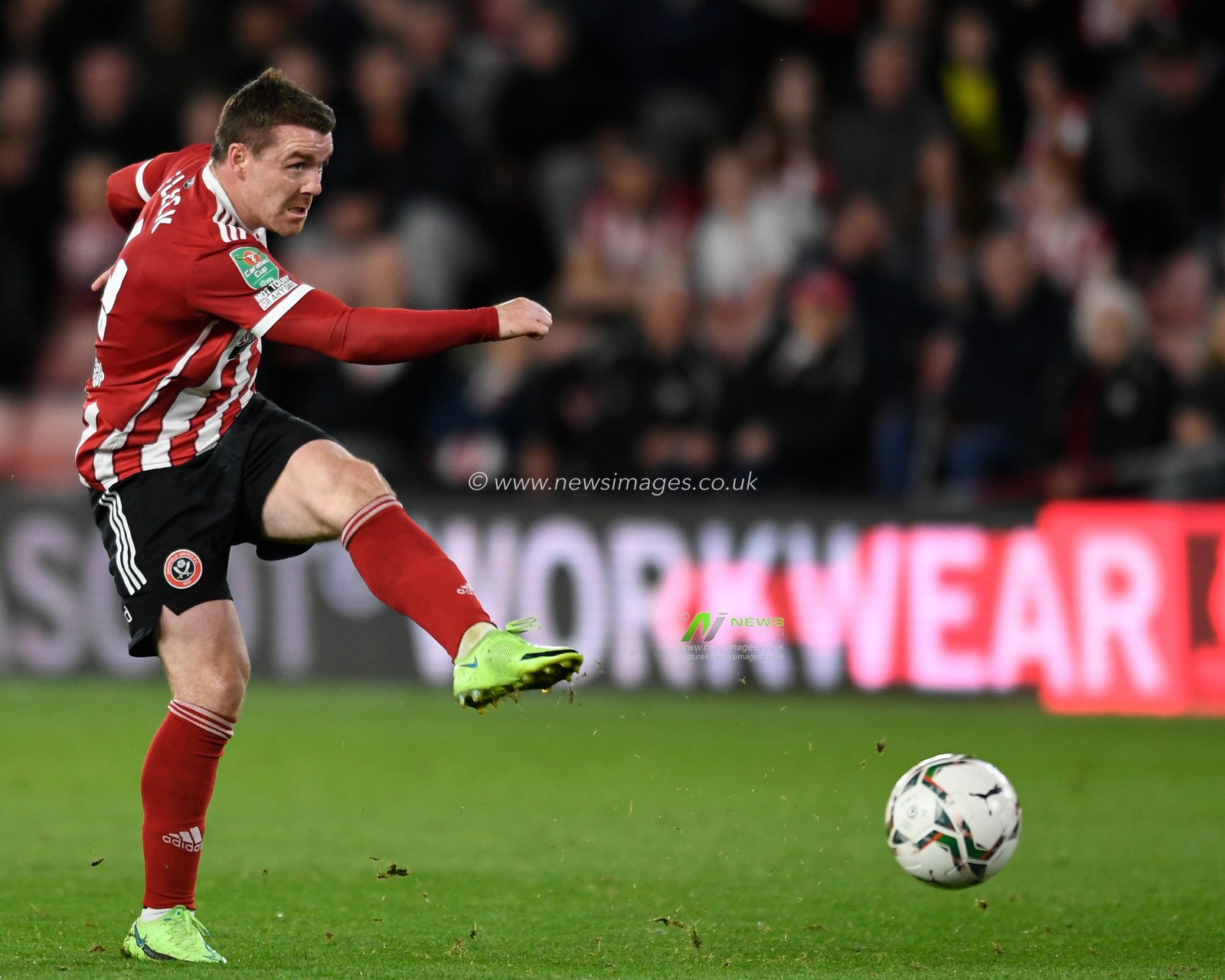 John Fleck #4 of Sheffield United has a shot at goal