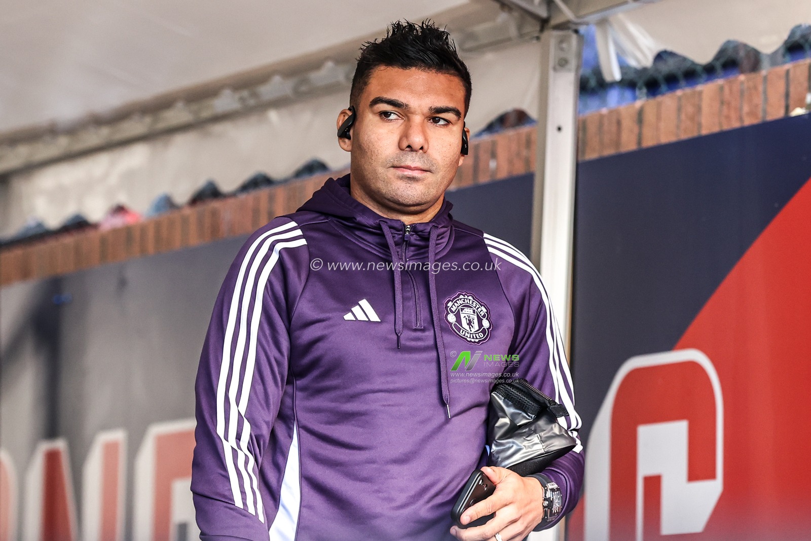 Casemiro of Manchester United arrives during the Premier League match Crystal Palace vs Manchester United at Selhurst Park, London, United Kingdom, 30th November 2025

(Photo by Alfie Cosgrove/News Images)

*** GER AUT SUI OUT ***