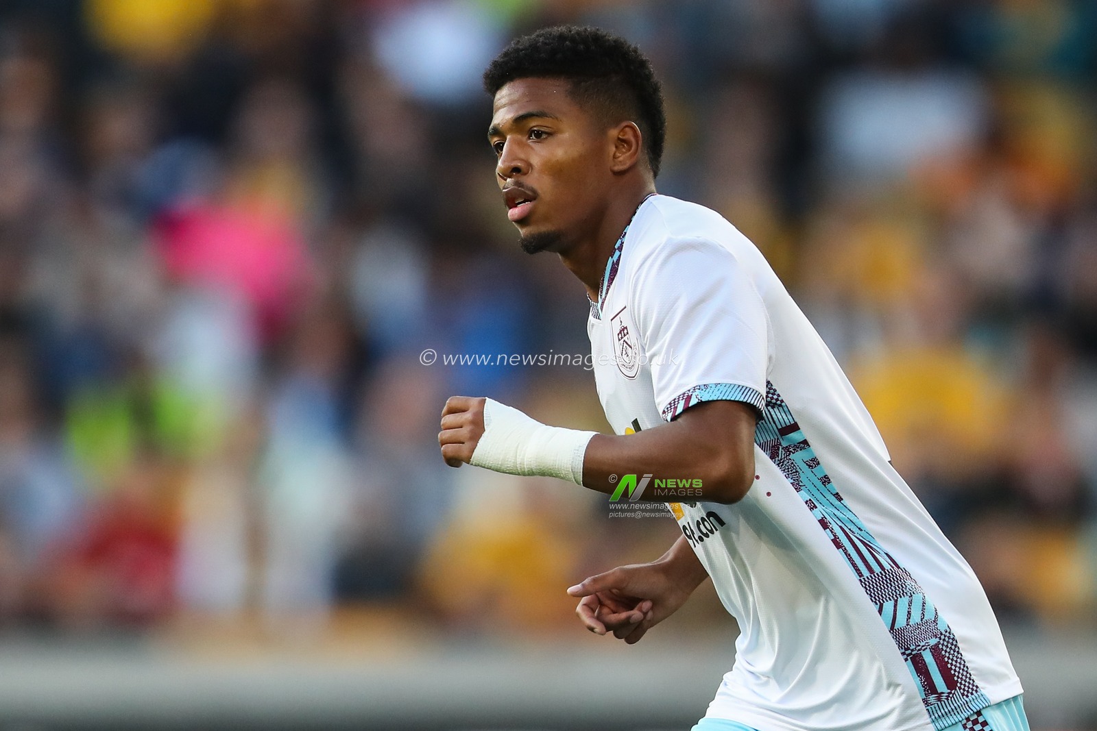 Shurandy Sambo of Burnley during the Carabao Cup match Wolverhampton Wanderers vs Burnley at Molineux, Wolverhampton, United Kingdom, 28th August 2024

(Photo by Gareth Evans/News Images)