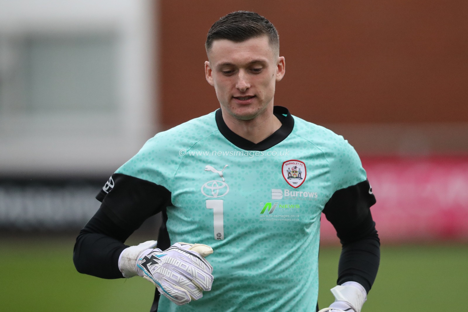 Liam Roberts of Barnsley in the pregame warmup session during the Sky Bet League 1 match Fleetwood Town vs Barnsley at Highbury Stadium, Fleetwood, United Kingdom, 17th February 2024

(Photo by Alfie Cosgrove/News Images)