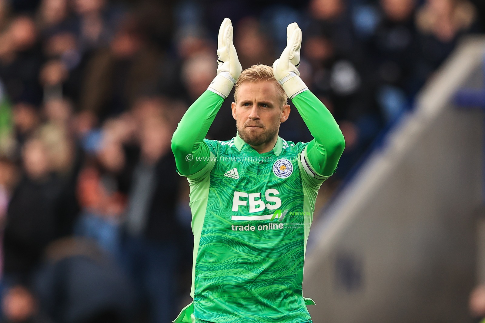 Kasper Schmeichel #1 of Leicester City applauds the fans before the start of the game