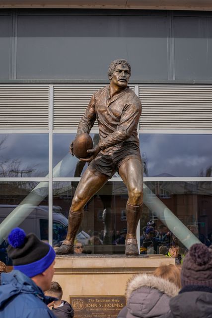 A general view of the John S Holmes statue during the Betfred Super League round 1 match Leeds Rhinos vs Warrington Wolves at AMT Headingley Stadium, Leeds, United Kingdom on 29 March 2026

(Photo by Maynard Manyowa/News Images)