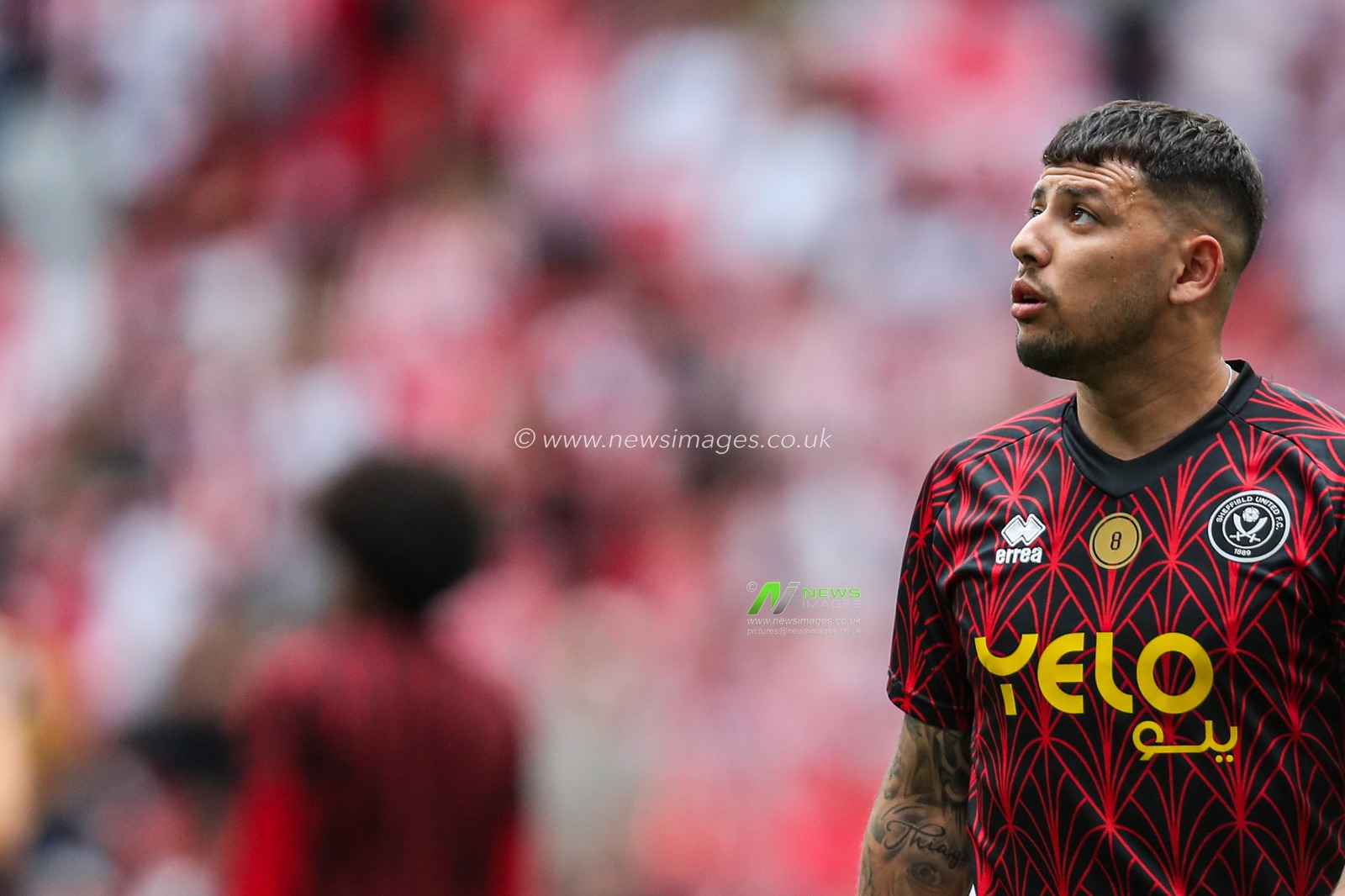 Gustavo Hamer of Sheffield United warms up ahead of the Sky Bet Championship Playoff Final match Sheffield United vs Sunderland at Wembley Stadium, London, United Kingdom, 24th May 2025

(Photo by Izzy Poles/News Images)