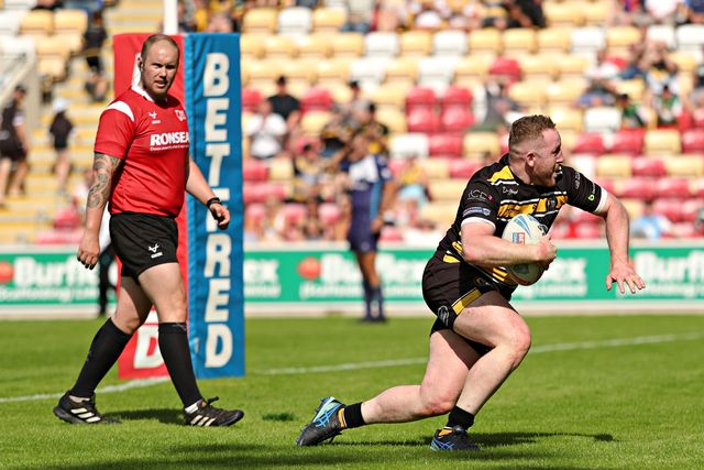 Connor Fitzsimmons of York Knights RLFC celebrates scoring a try during the Betfred Championship match York City Knights vs Featherstone Rovers at LNER Community Stadium, York, United Kingdom, 29th June 2025

(Photo by Sam Eaden/News Images)