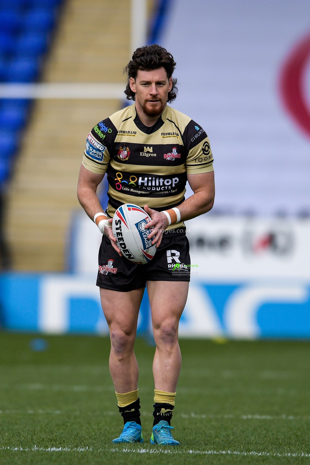 Blake Wallace (6) of Leigh Centurions with the ball
