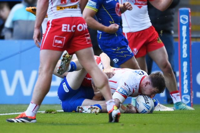 Mark Percival of St. Helens scores his team's second try during the Betfred Super League play-off Eliminator 2 Warrington Wolves v St Helens at Halliwell Jones Stadium, Warrington, United Kingdom, 28th September 2024

(Photo by Ben Roberts/News Images)