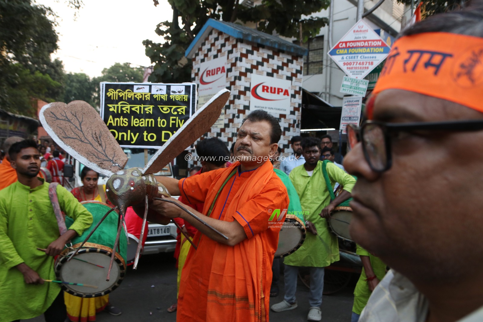 Members of Hindu Jagaran Monch shout slogans during a protest to stop the atrocities against Bangladesh's Hindu minority community, in Kolkata on December 6, 2024.Pictures by  Debajyoti Chakraborty.(Photo: Debajyoti Chakraborty/News Images)