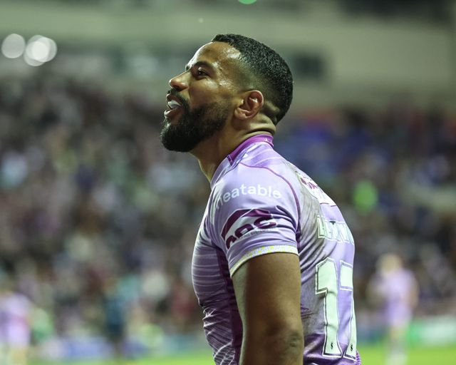 ï»¿ï»¿Kruise Leeming of Wigan Warriors celebrates his try during the Betfred Super League Round 11 match Wigan Warriors vs Leigh Leopards at The Brick Community Stadium, Wigan, United Kingdom, 16th May 2025

(Photo by Mark Cosgrove/News Images)