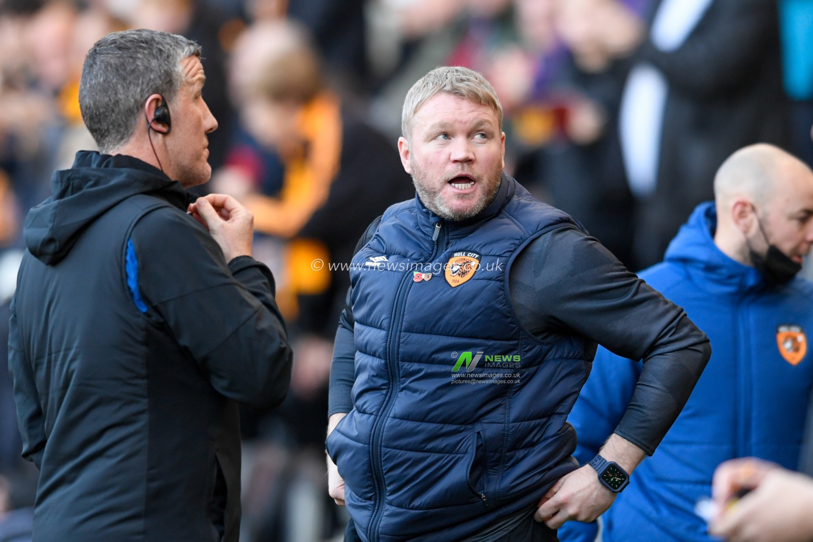 Grant McCann manager of Hull City in the technical area