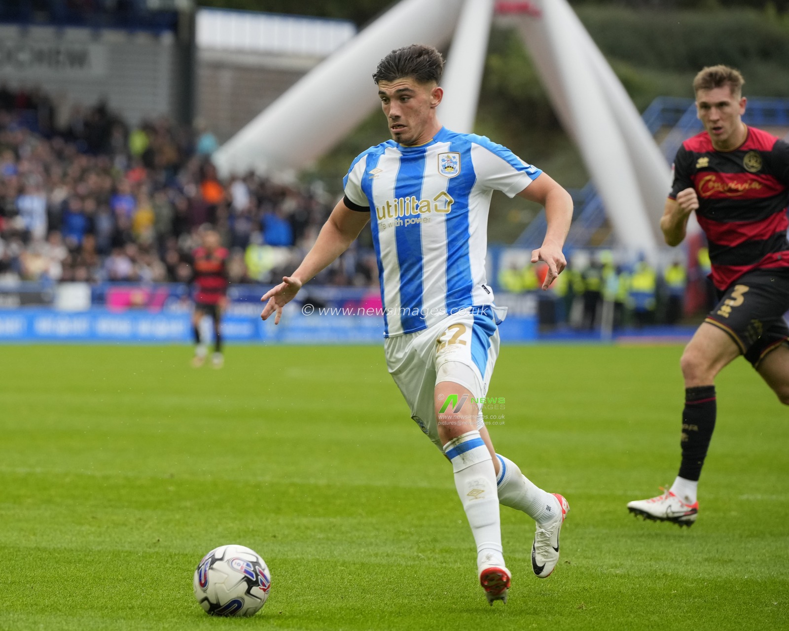 Kian Harratt #22 of Huddersfield Town breaks into the Queens Park Rangers penalty area during the Sky Bet Championship match Huddersfield Town vs Queens Park Rangers at John Smith's Stadium, Huddersfield, United Kingdom, 21st October 2023

(Photo by Steve Flynn/News Images)