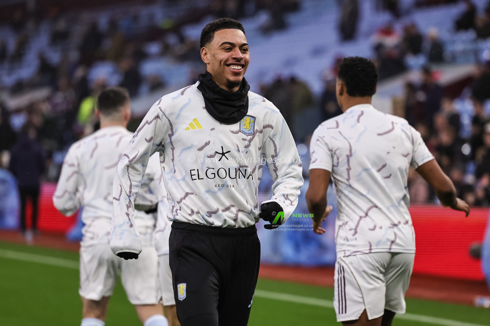 Morgan Rogers of Aston Villa in the pregame warmup session during the Premier League match Aston Villa vs Everton at Villa Park, Birmingham, United Kingdom, 18th January 2026

(Photo by Mark Cosgrove/News Images)
