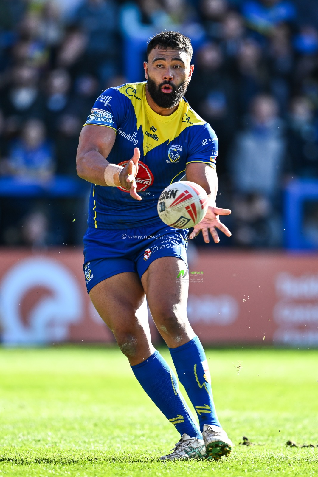 Zane Musgrove of Warrington Wolves passes the ball during the Betfred Super League match Warrington Wolves vs Catalans Dragons at Halliwell Jones Stadium, Warrington, United Kingdom, 30th March 2024

(Photo by Craig Thomas/News Images)