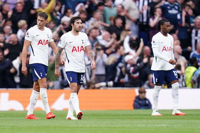 Tottenham players look on as Newcastle make it 0-2 during the Premier League match Tottenham Hotspur vs Newcastle Untied at Tottenham Hotspur Stadium, London, United Kingdom on 29 August 2026

(Photo by Harvey Murphy/News Images)