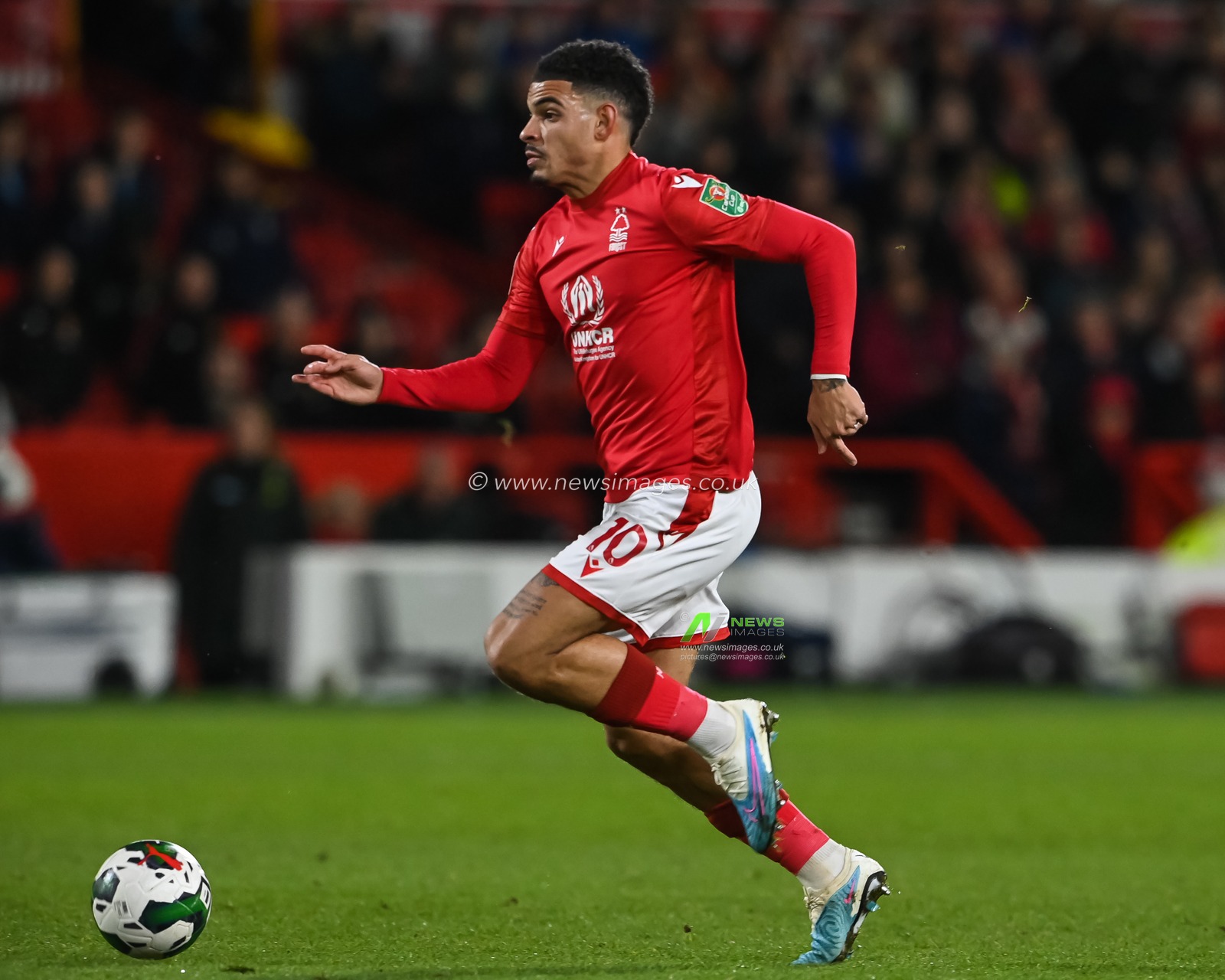 Morgan Gibbs-White #10 of Nottingham Forest makes a break with the ball during the Carabao Cup Semi-Finals match Nottingham Forest vs Manchester United at City Ground, Nottingham, United Kingdom, 25th January 2023

(Photo by Craig Thomas/News Images)