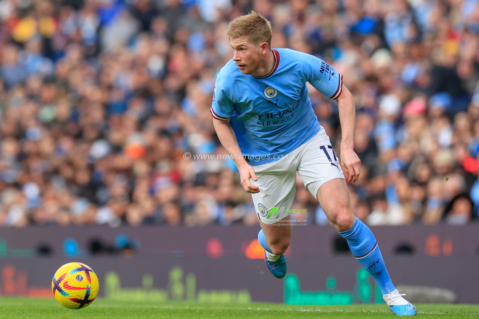 Kevin De Bruyne #17 of Manchester City in action during the Premier League match Manchester City vs Wolverhampton Wanderers at Etihad Stadium, Manchester, United Kingdom, 22nd January 2023

(Photo by Conor Molloy/News Images)