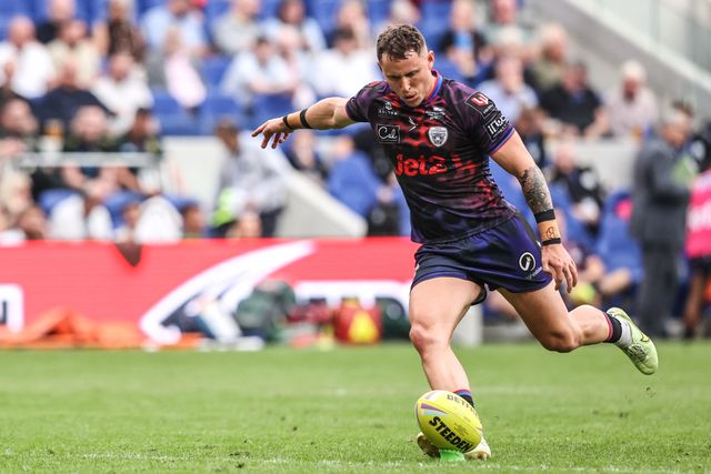 Adam Cook of Leigh Leopards scores a penalty during the Betfred Super League Magic Weekend match Leigh Leopards vs Warrington Wolves at Leigh Sports Village, Leigh, United Kingdom on 04 July 2026

(Photo by Alfie Cosgrove/News Images)