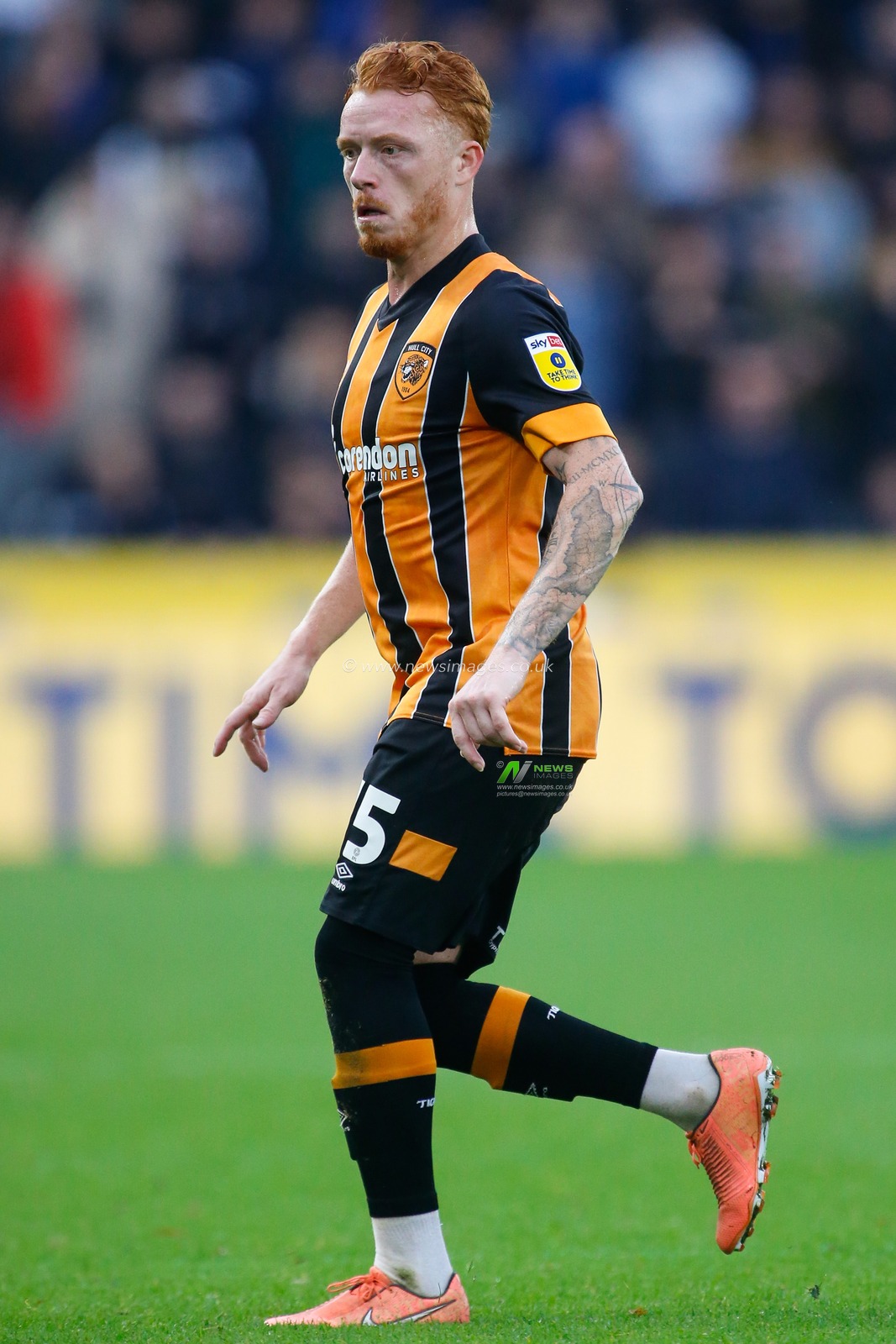 Ryan Woods #15 of Hull City during the Sky Bet Championship match Hull City vs Blackburn Rovers at MKM Stadium, Hull, United Kingdom, 29th October 2022

(Photo by Ben Early/News Images)