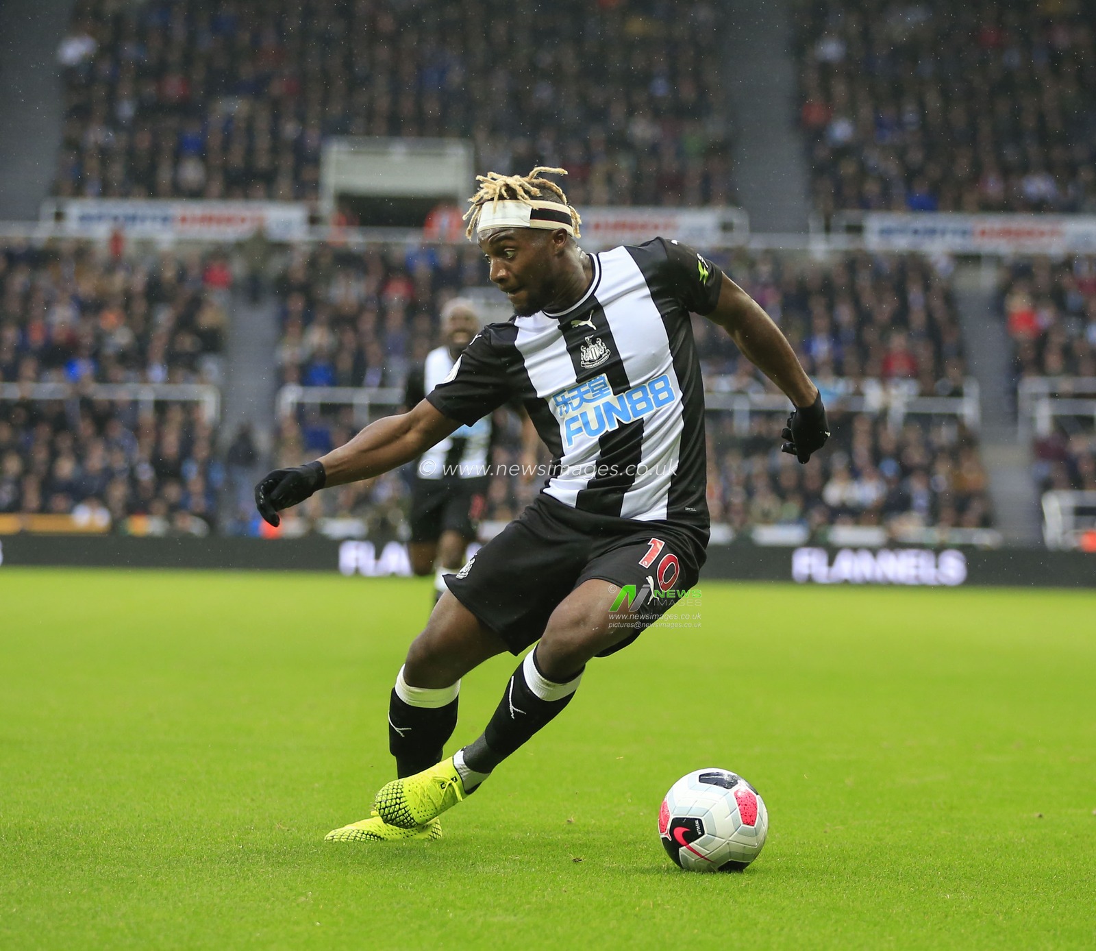 6th October 2019, St. James's Park, Newcastle, England; Premier League, Newcastle United v Manchester United : Allan Saint-Maximin (10) of Newcastle United

Credit: Conor Molloy/News Images