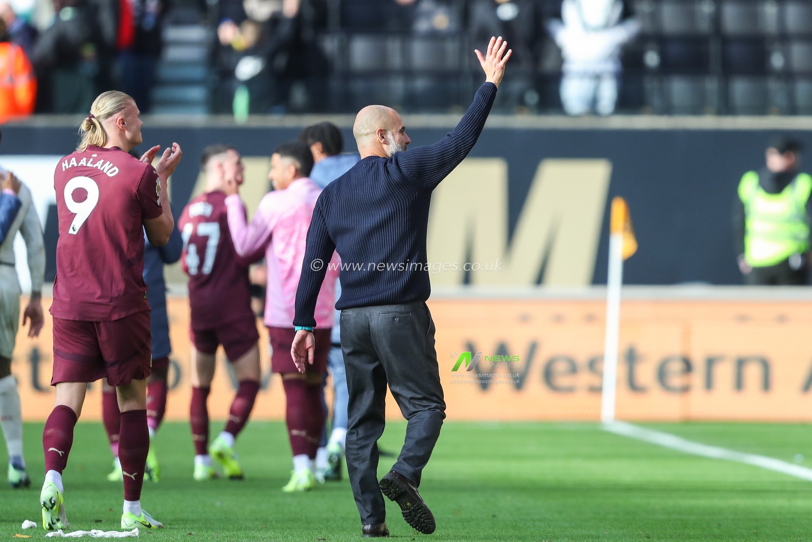 Pep Guardiola manager of Manchester City waves to the travelling fans after the Premier League match Wolverhampton Wanderers vs Manchester City at Molineux, Wolverhampton, United Kingdom, 20th October 2024

(Photo by Gareth Evans/News Images)