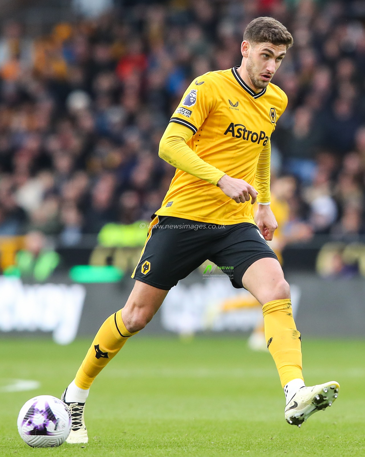 Santiago Bueno of Wolverhampton Wanderers during the Premier League match Wolverhampton Wanderers vs Fulham at Molineux, Wolverhampton, United Kingdom, 9th March 2024

(Photo by Gareth Evans/News Images)