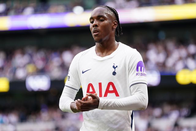 Mathys Tel of Tottenham Hotspur applauds home support during the Premier League match Tottenham Hotspur vs Newcastle Untied at Tottenham Hotspur Stadium, London, United Kingdom on 29 August 2026

(Photo by Harvey Murphy/News Images)