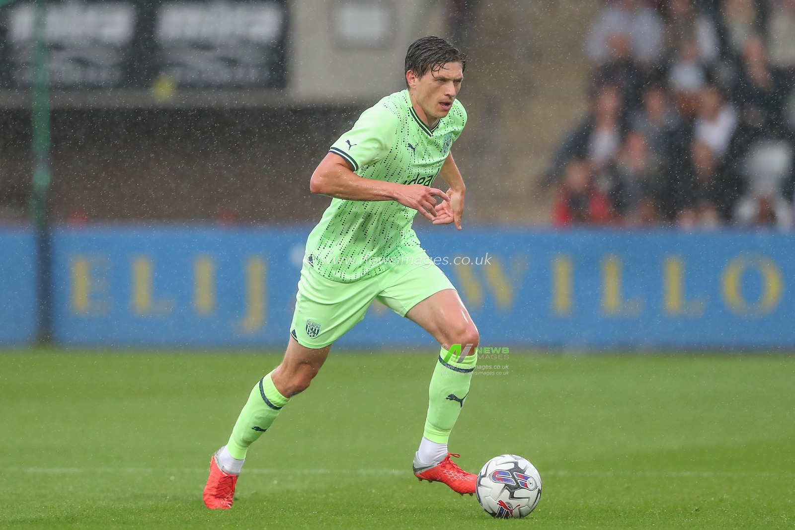 Adam Reach #20 of West Bromwich Albion in action during the Pre-season friendly match Cheltenham Town vs West Bromwich Albion at The Completely-Suzuki Stadium, Cheltenham, United Kingdom, 18th July 2023

(Photo by Gareth Evans/News Images)