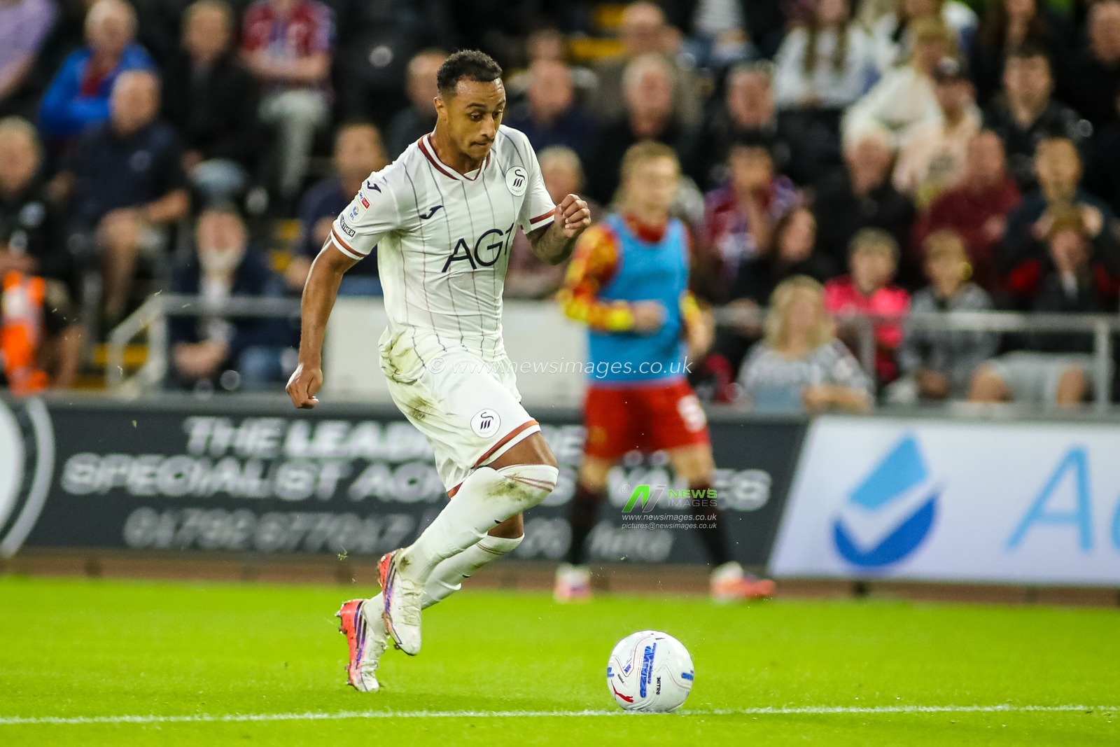 Adam Idah of Swansea City during the Sky Bet Championship match Swansea City vs Watford at Swansea.com Stadium, Swansea, United Kingdom on 01 September 2026

(Photo by Andrew Lewis/News Images)