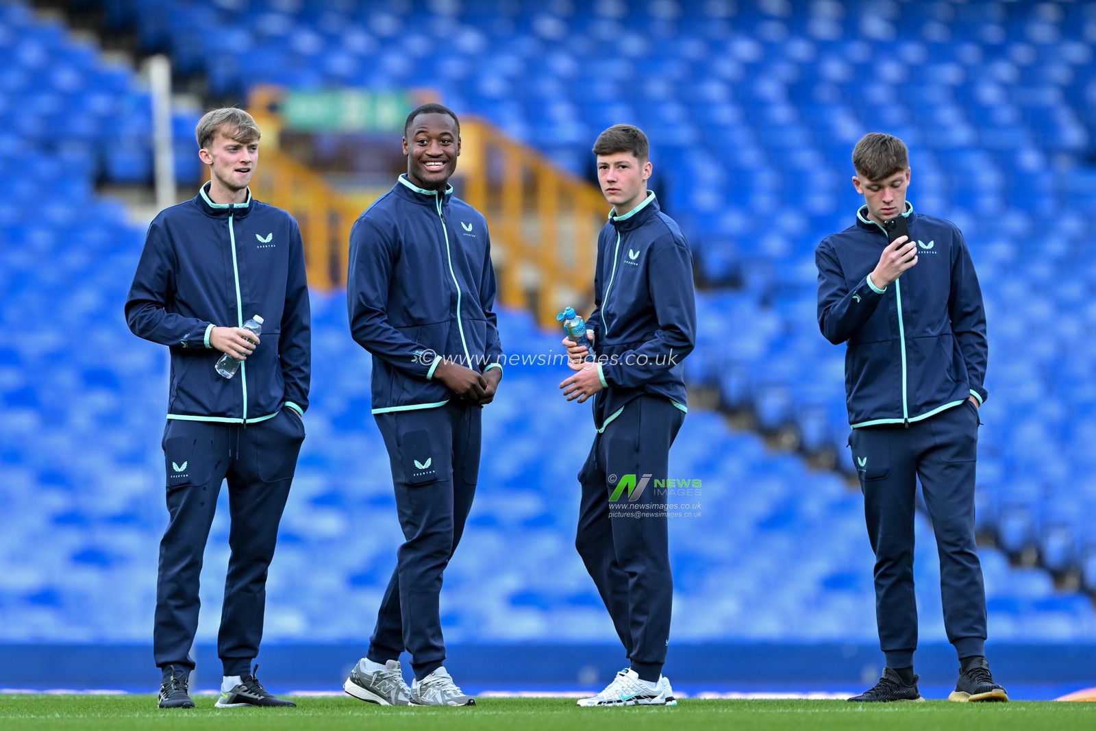 Martin Sherif of Everton all smiles as he joins his teammates as they inspect the pitch ahead of the Carabao Cup match Everton vs Southampton at Goodison Park, Liverpool, United Kingdom, 17th September 2024

(Photo by Cody Froggatt/News Images)