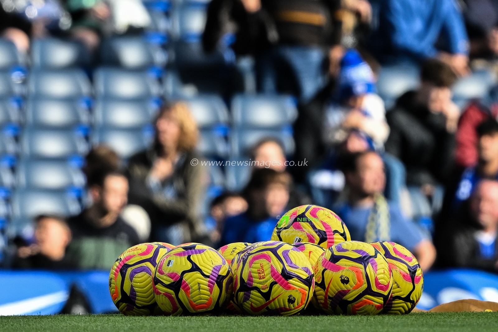 The new Premier League Winter Ball during the Premier League match Chelsea vs Newcastle United at Stamford Bridge, London, United Kingdom, 27th October 2024

(Photo by Cody Froggatt/News Images)