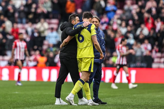 Roberto De Zerbi manager of Tottenham Hotspur embraces Joao Palhinha of Tottenham Hotspur after the game during the Premier League match Sunderland vs Tottenham Hotspur at Stadium Of Light, Sunderland, United Kingdom on 12 April 2026

(Photo by Alfie Cosgrove/News Images)