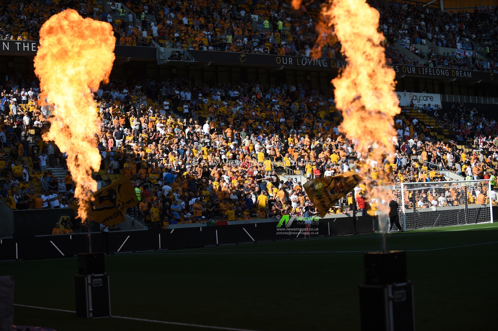 25th August 2019, Molineux Stadium, Wolverhampton, England ; Premier League Football, Wolverhampton Wanderers vs Burnley ; Wolves supporters await their team

Credit: Richard Long/News Images

English Football League images are subject to DataCo Licence