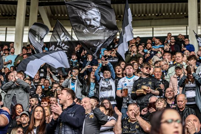 Hull FC fans sing along with the pre-game singer during the Betfred Super League Round 8 match Hull FC vs Hull KR at MKM Stadium, Hull, United Kingdom, 18th April 2025

(Photo by Alfie Cosgrove/News Images)