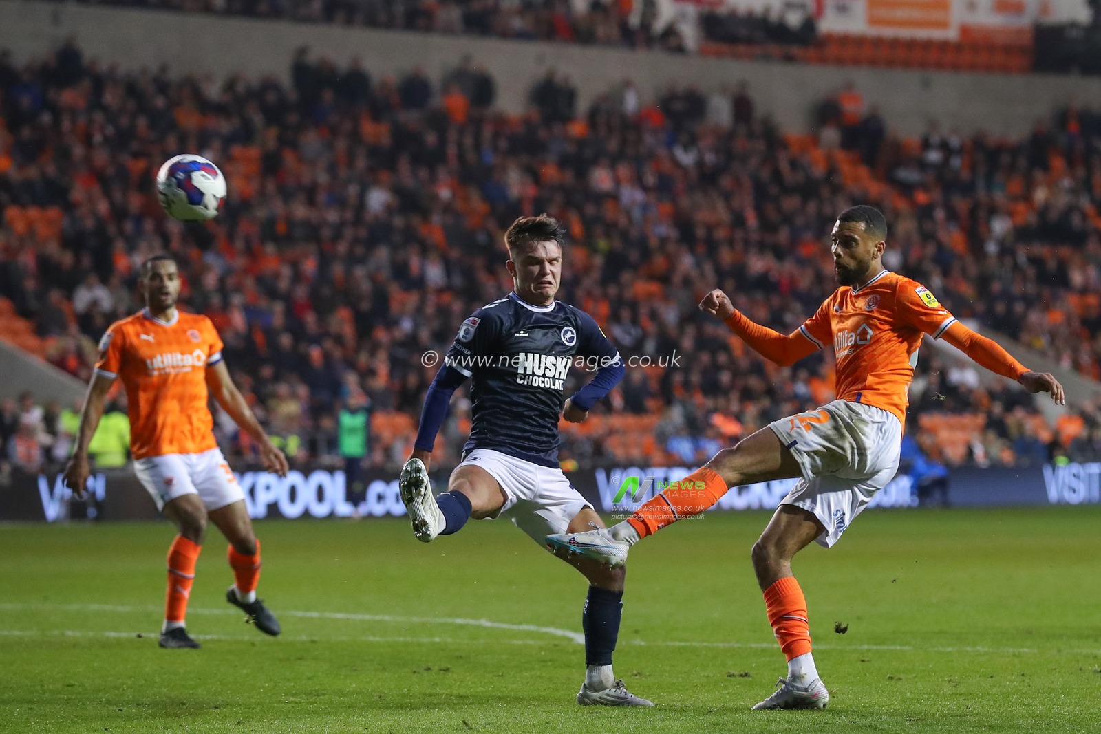 CJ Hamilton #22 of Blackpool has a shot at goal during the Sky Bet Championship match Blackpool vs Millwall at Bloomfield Road, Blackpool, United Kingdom, 28th April 2023

(Photo by Gareth Evans/News Images)
