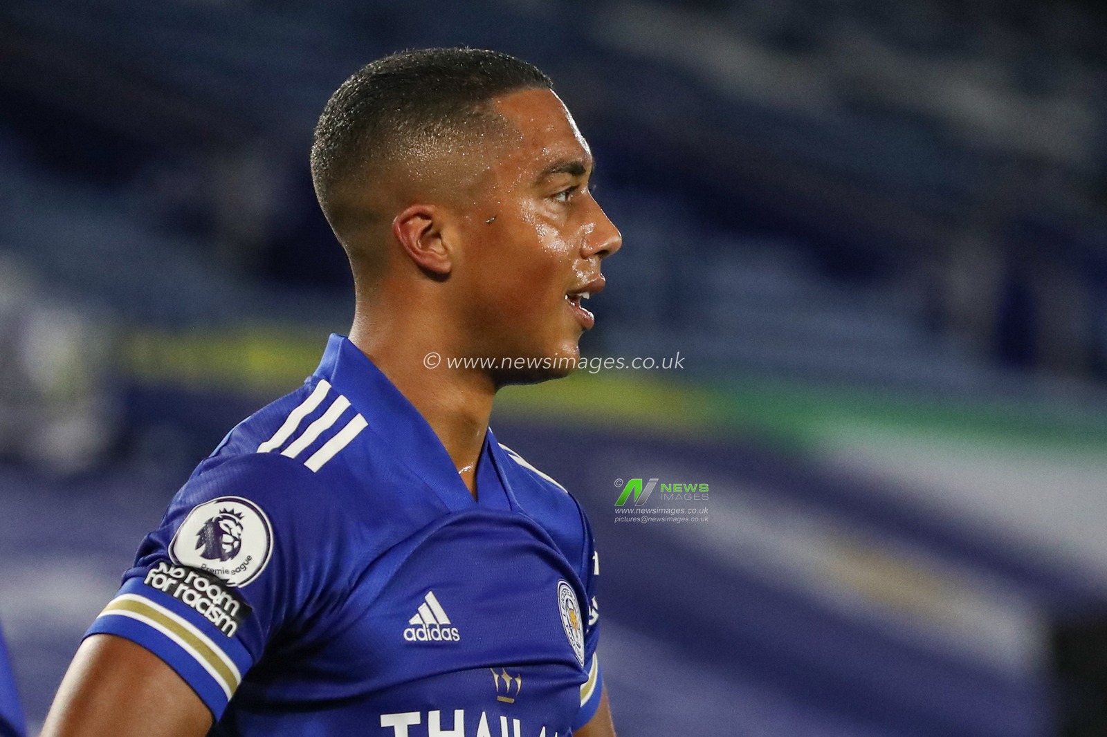 Youri Tielemans (8) of Leicester City during the game