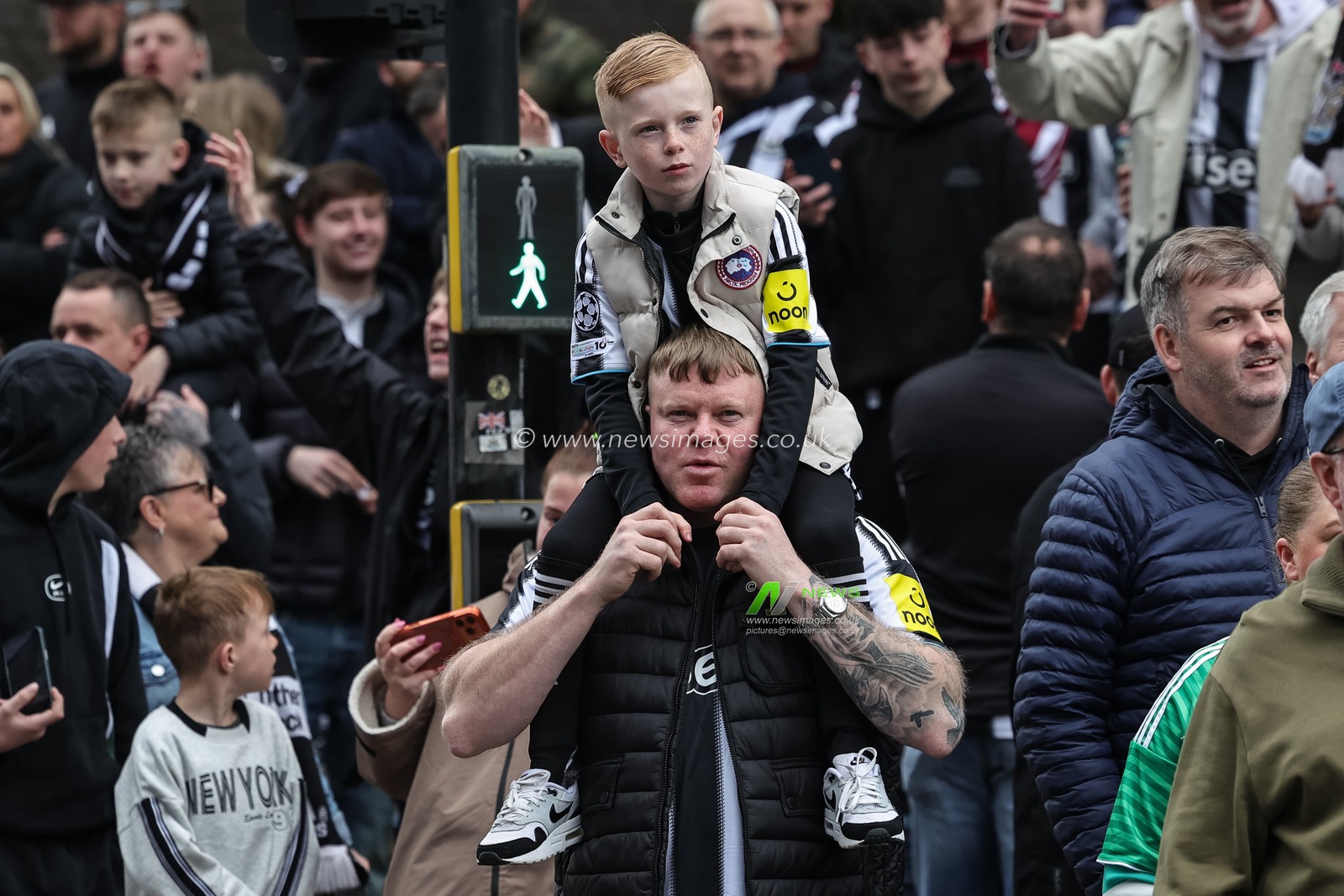 Newcastle fans gather outside St James’ Park as they wait for the Sunderland fans during the Premier League match Newcastle Untied vs Sunderland at St. James's Park, Newcastle, United Kingdom on 22 March 2026

(Photo by Mark Cosgrove/News Images)