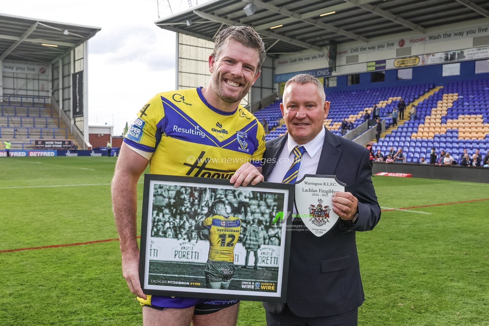Warrington Wolves Chairman Stuart Middleton presents Lachlan Fitzgibbon of Warrington Wolves with a photo and a plague on his last home game for the club during the Betfred Super League Round 25 match Warrington Wolves vs Leigh Leopards at Halliwell Jones Stadium, Warrington, United Kingdom, 6th September 2025

(Photo by Mark Cosgrove/News Images)