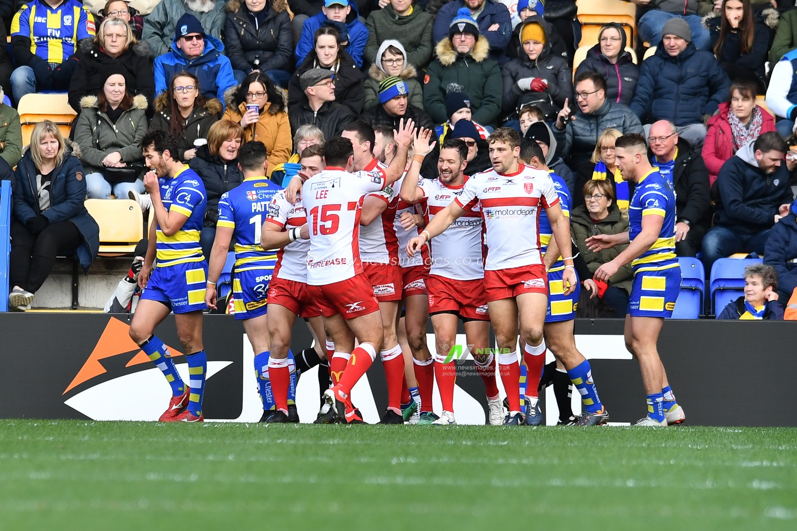 9th February 2019 , Halliwell Jones Stadium, Warrington, England;  Betfred Super League, Round 2, Warrington Wolves vs Hull KR  ; Hull KR celebrate there first try

Credit: Craig Thomas/News Images